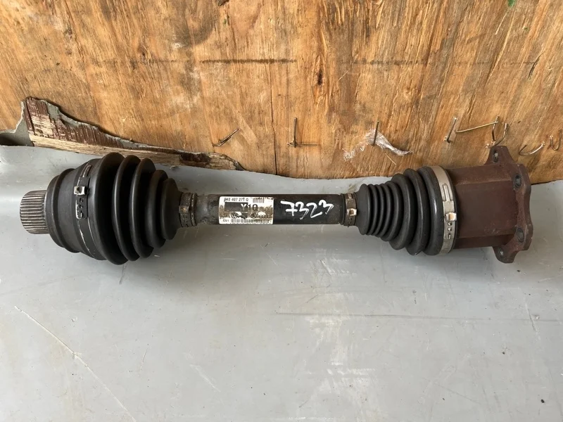 Привод Audi A4 8K0407271Q, передний