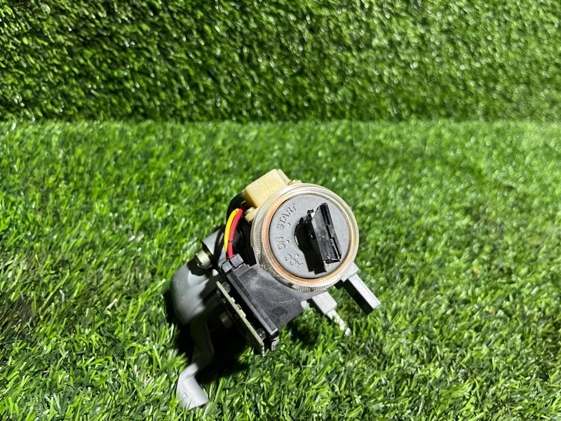 Замок зажигания Mitsubishi Outlander 2003-2006 MR587312