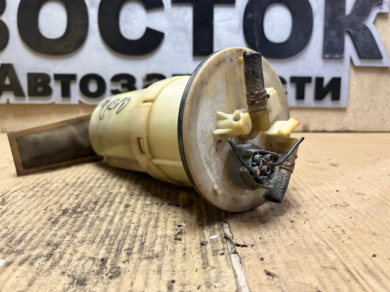 Топливный насос Mitsubishi Pajero 1999-2006 MR990881 V73W