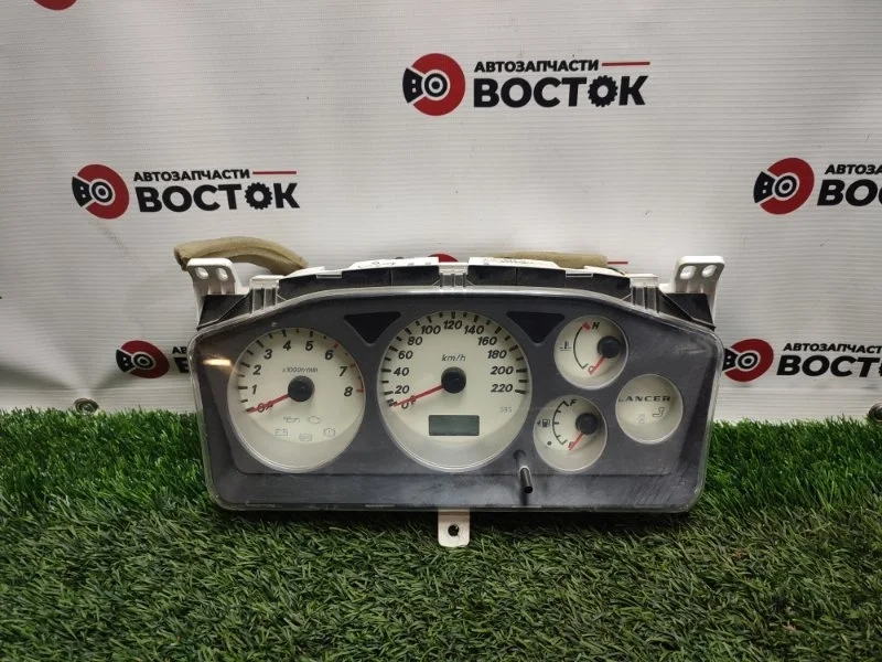 Панель приборов Mitsubishi Lancer 2000-2010 MN151543