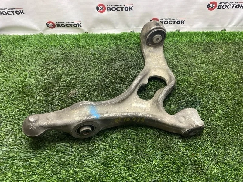 Рычаг нижний Volkswagen Touareg 2010-2018 7P0407152E, передний правый