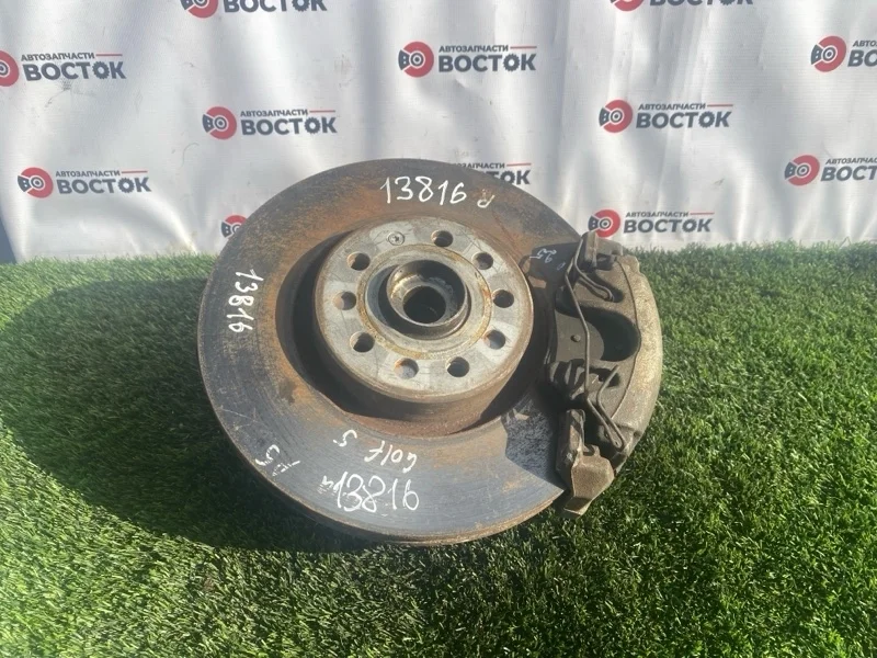 Ступица Volkswagen Golf 2003-2009 1K0407256T 5K CMXA, передняя правая