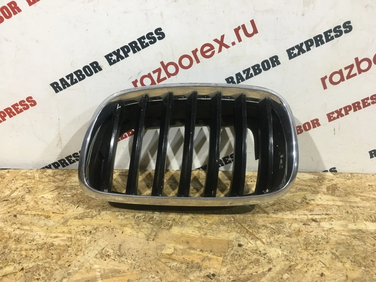 Решетка радиатора левая BMW X5 (E70) II (2006–2010) N62 2008