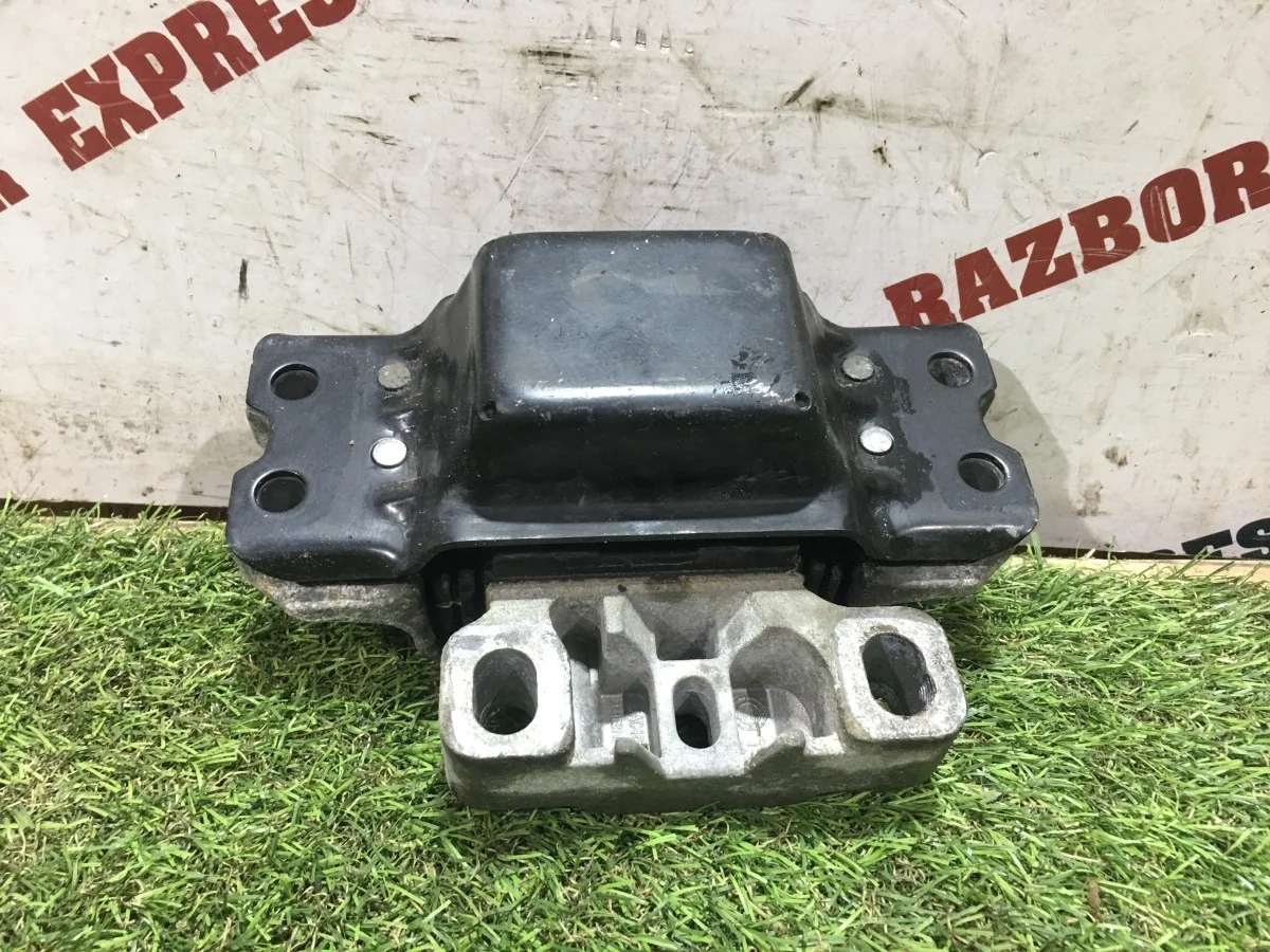 Подушка двигателя Skoda Yeti (5L) I (2009–2014) CBZB 2012