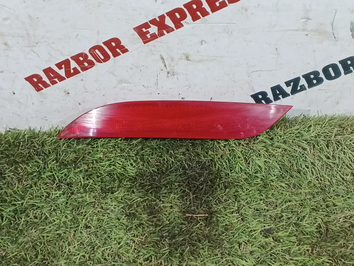 Отражатель в бампер задний левый Kia Rio (QB) III рестайлинг (2015–2017)