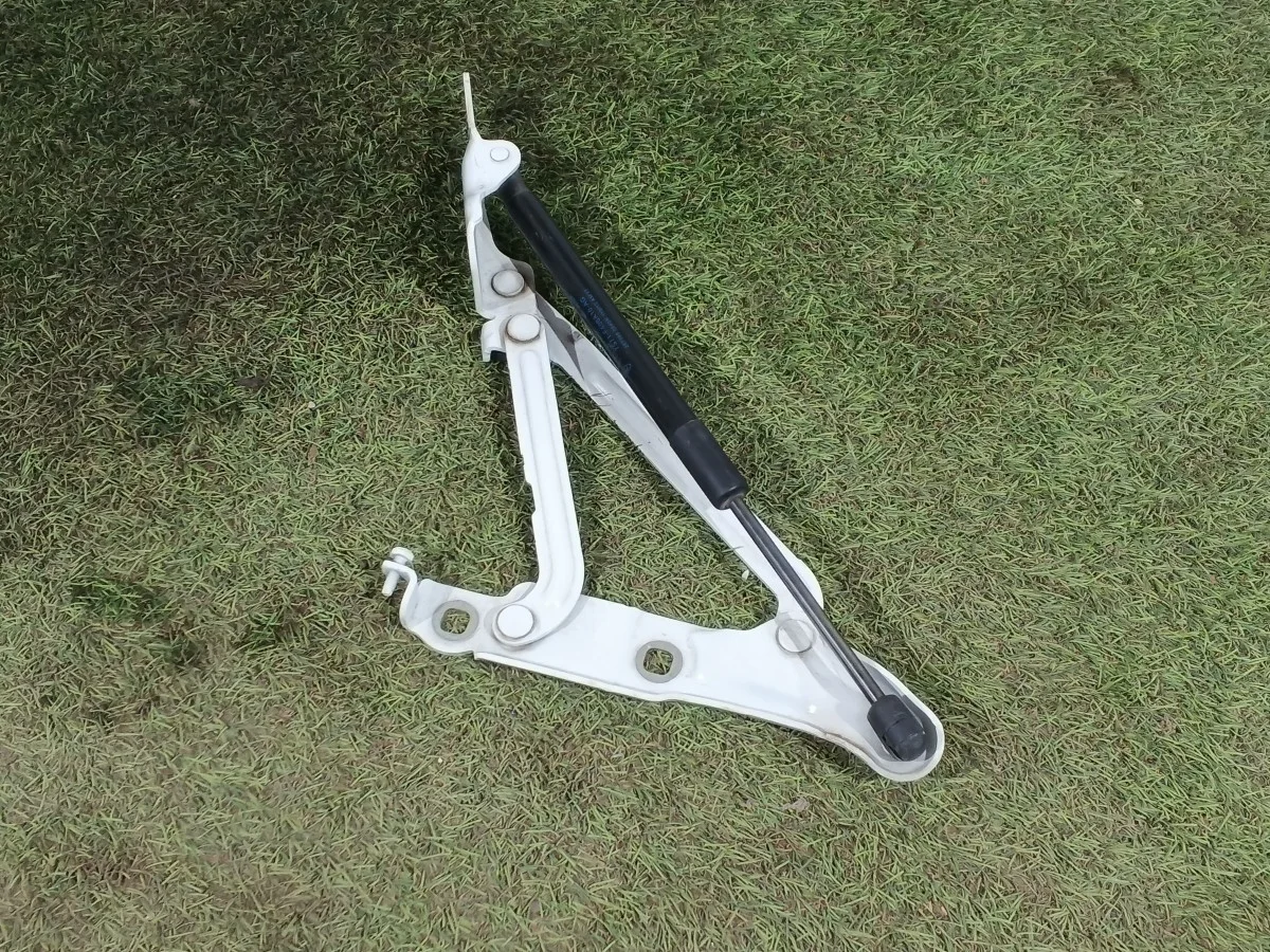 Петля крышки багажника правая Ford Mondeo (4) IV рестайлинг (2010–2015) TNBB 2012