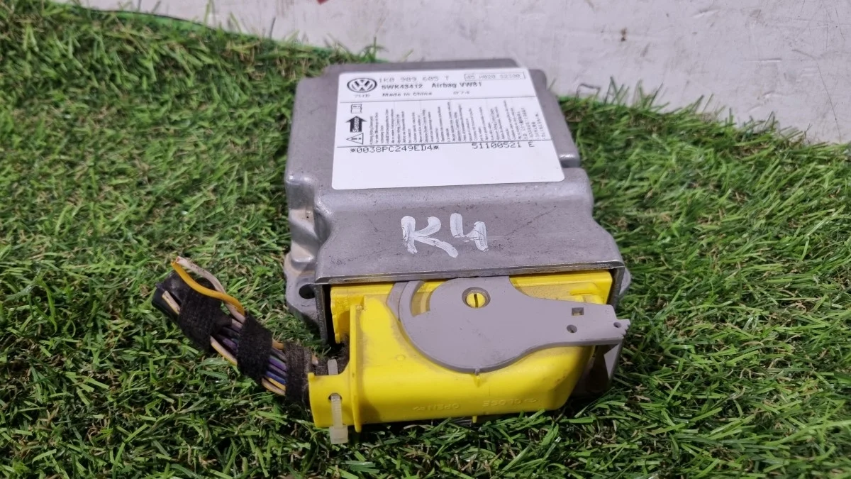 Блок управления AIR BAG Skoda Octavia (A5) II рестайлинг (2008–2013)