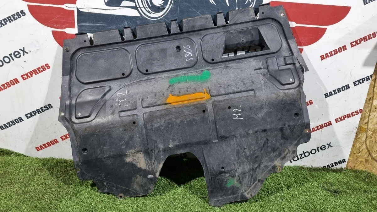 Пыльник двигателя центральный Skoda Rapid (NH3) I (2012–2017)