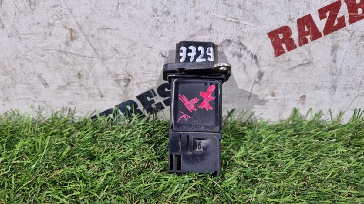 Расходомер воздуха (массметр) Nissan Juke (YF15) I (2010–2014)