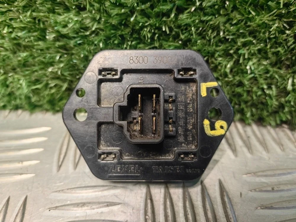 Резистор отопителя Mitsubishi Lancer 9