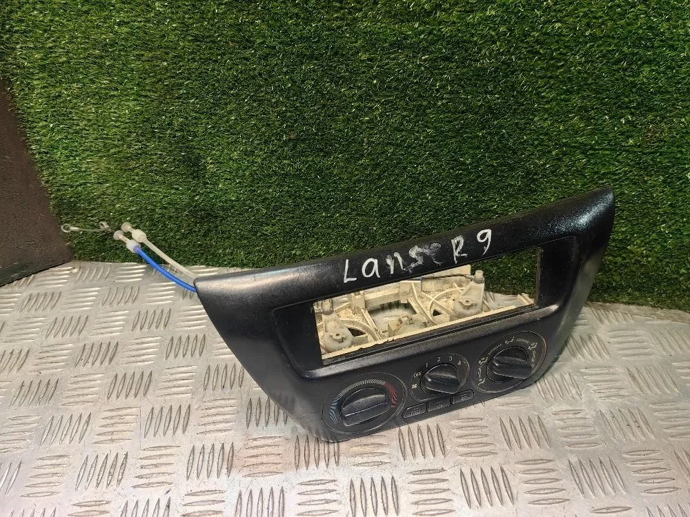 Блок управления отопителем Mitsubishi Lancer 9