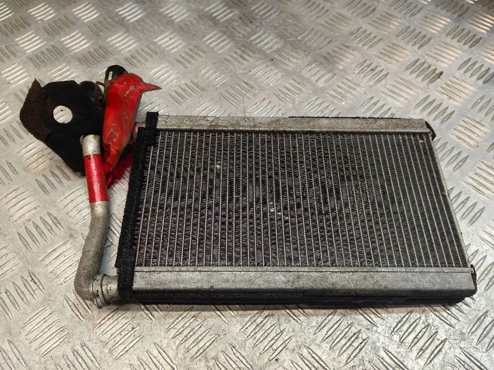 Радиатор отопителя Mitsubishi Montero 3