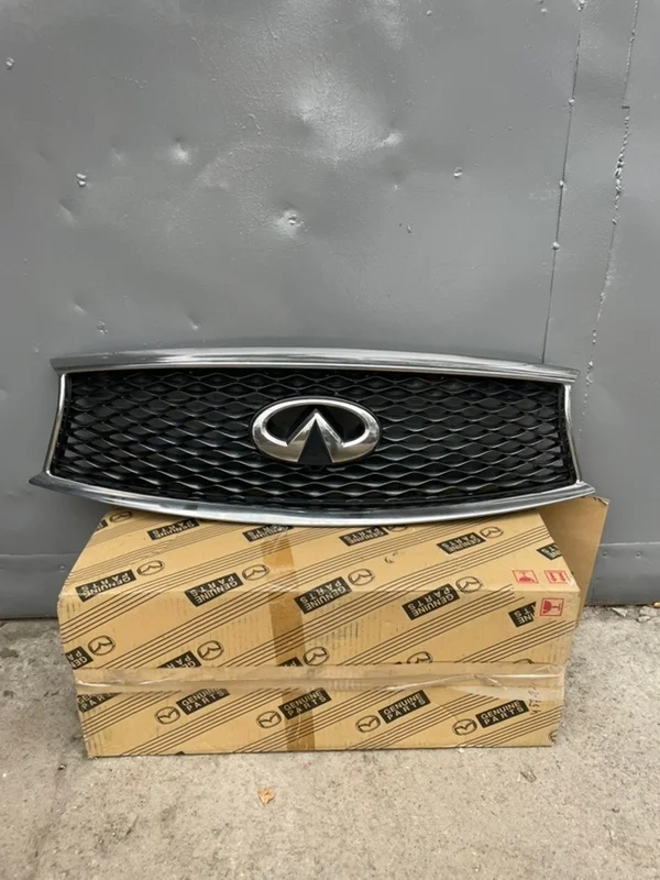 Решетка радиатора Infiniti QX70 дорест
