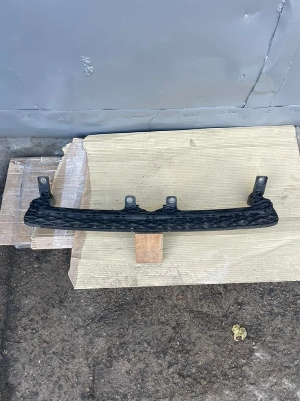 Кронштейн бампера Volkswagen Passat