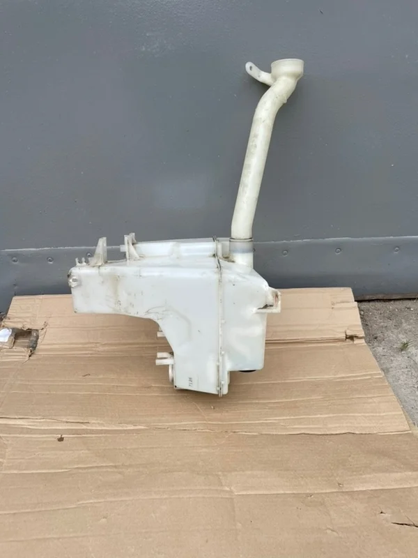 Бачок омываетля Subaru Forester 4