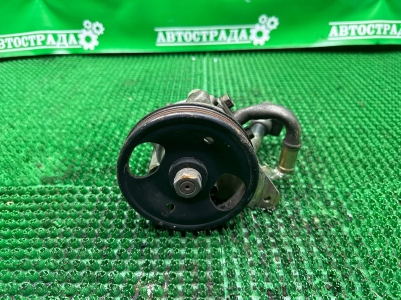 Насос ГУР Nissan Maxima 2000-2006 49110CA000 A33