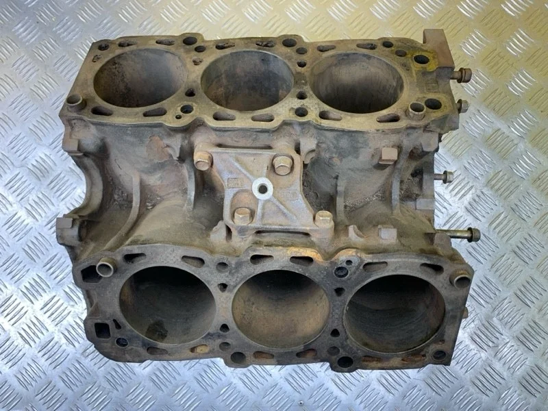 Блок цилиндров Mitsubishi Pajero Iii (1999-2006) 2005 MD300990 3.5 I 6G74