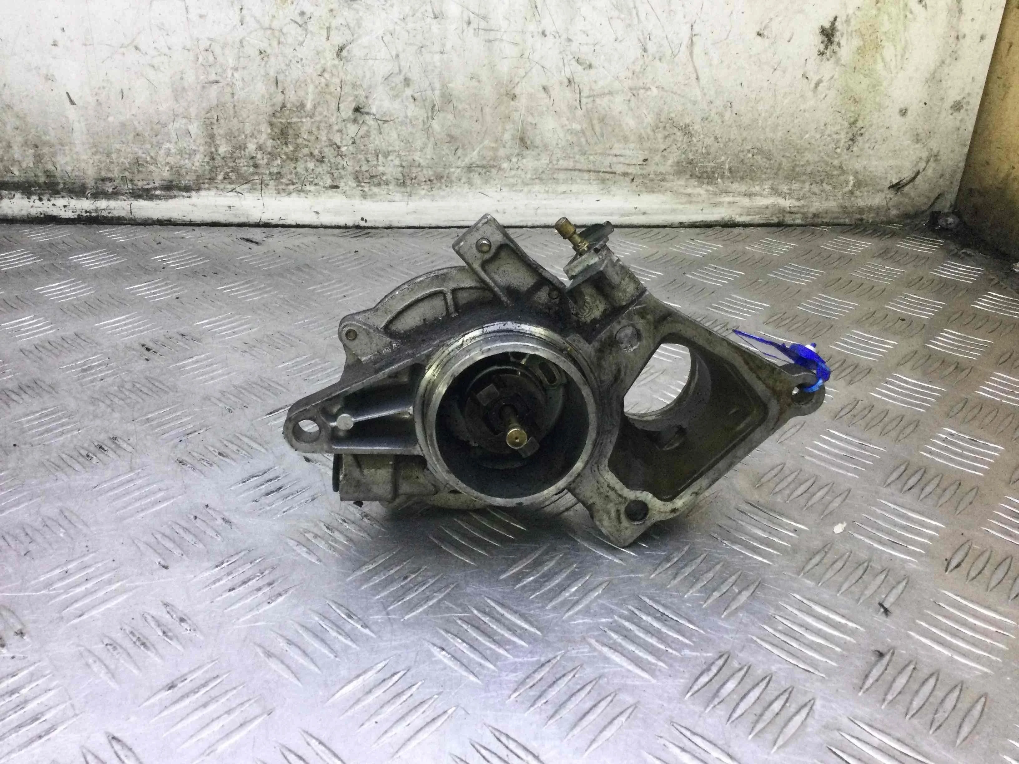 Насос вакуумный Ford Mondeo Mondeo III 2000 - 2007 дизель 2.0 TDI Механика Седан