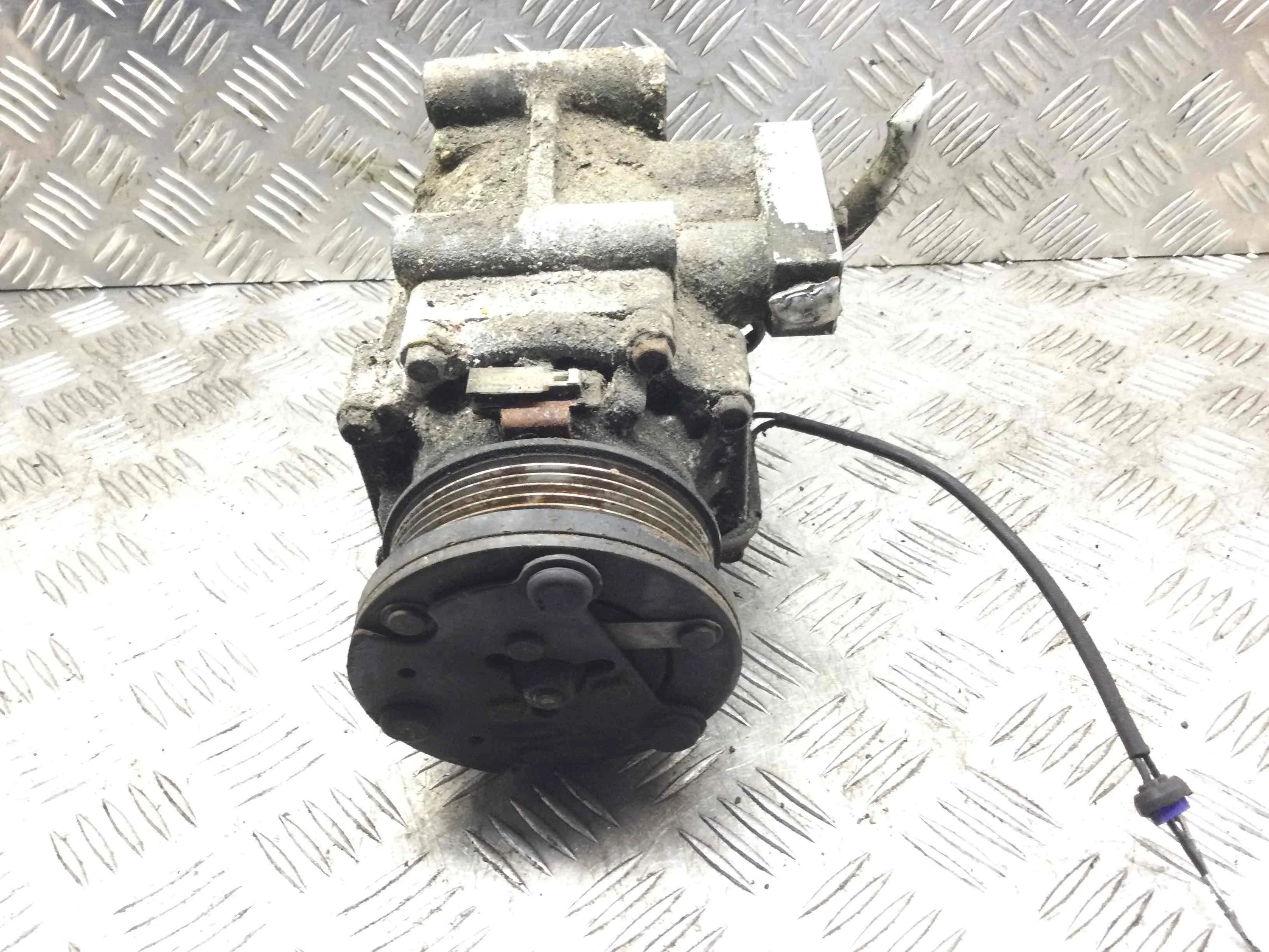 Компрессор кондиционера Ford Focus 1 поколение [рестайлинг] (2001-2005) бензин 1.6 i Механика Универсал