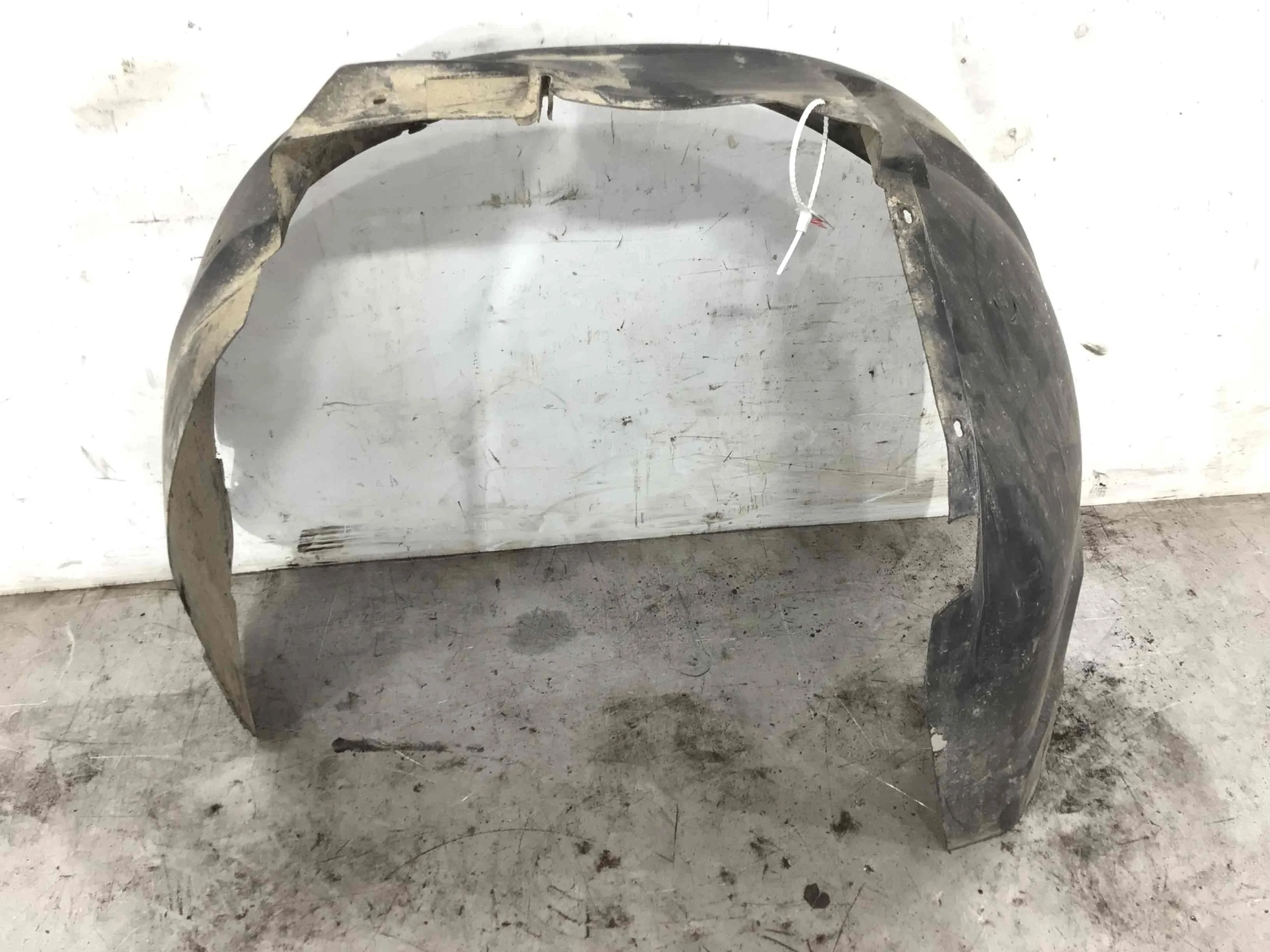 Защита арок передняя левая (подкрылок) Audi A4 B5 (1994-1999) бензин 1.6 i Механика Седан