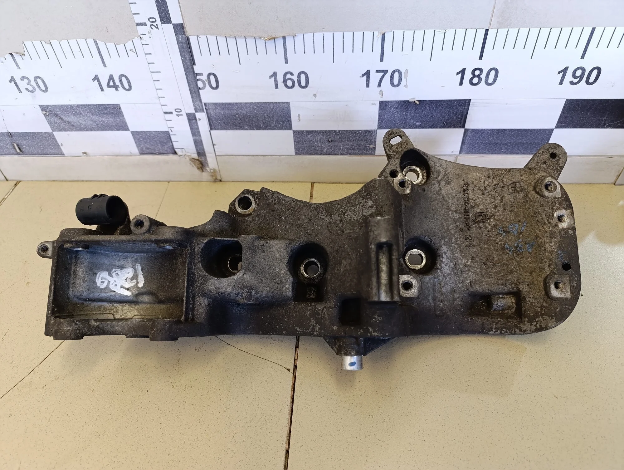 Кронштейн генератора Logan 2005-2014