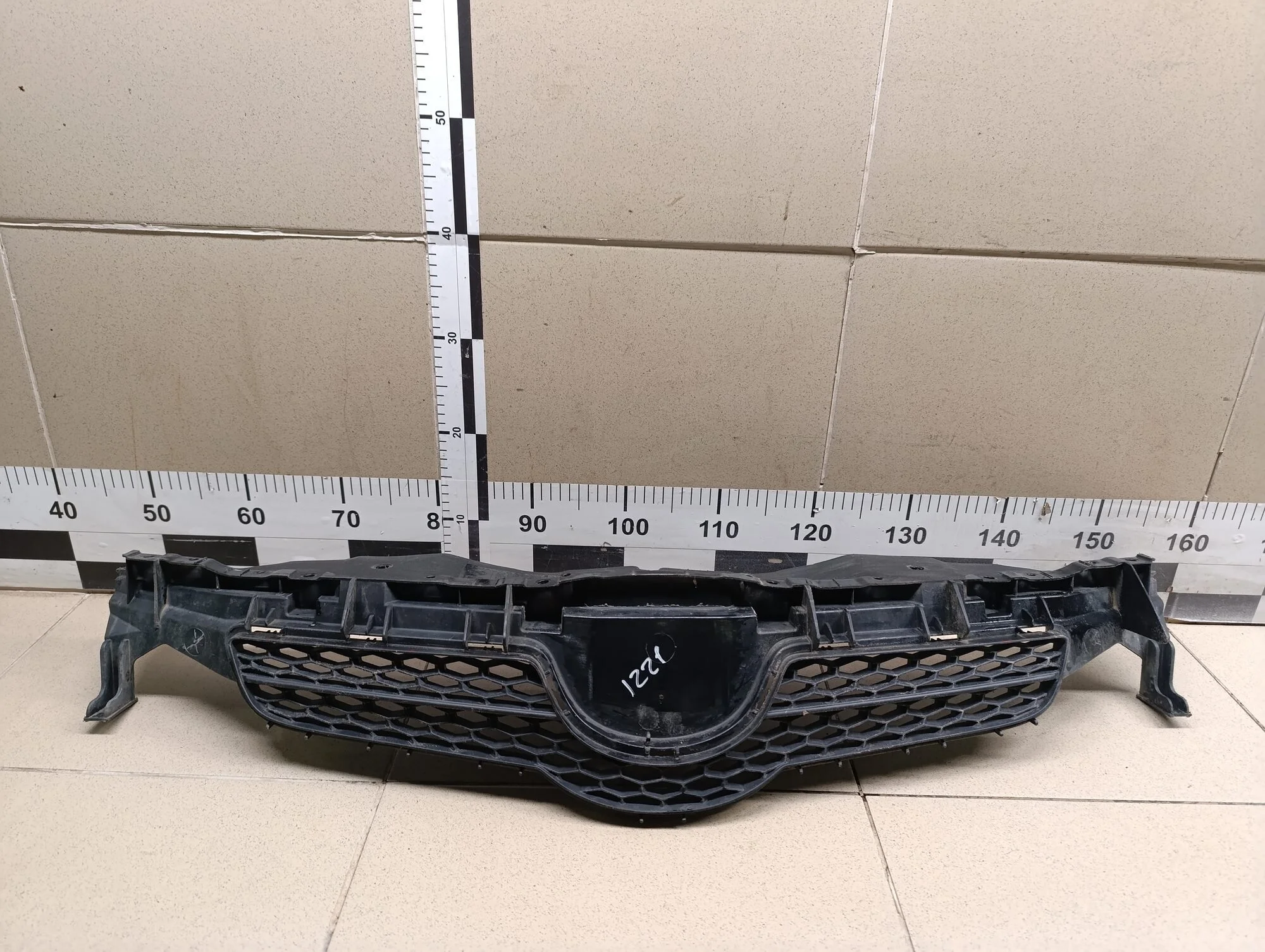 Решетка радиатора Auris (E15) 2006-2012