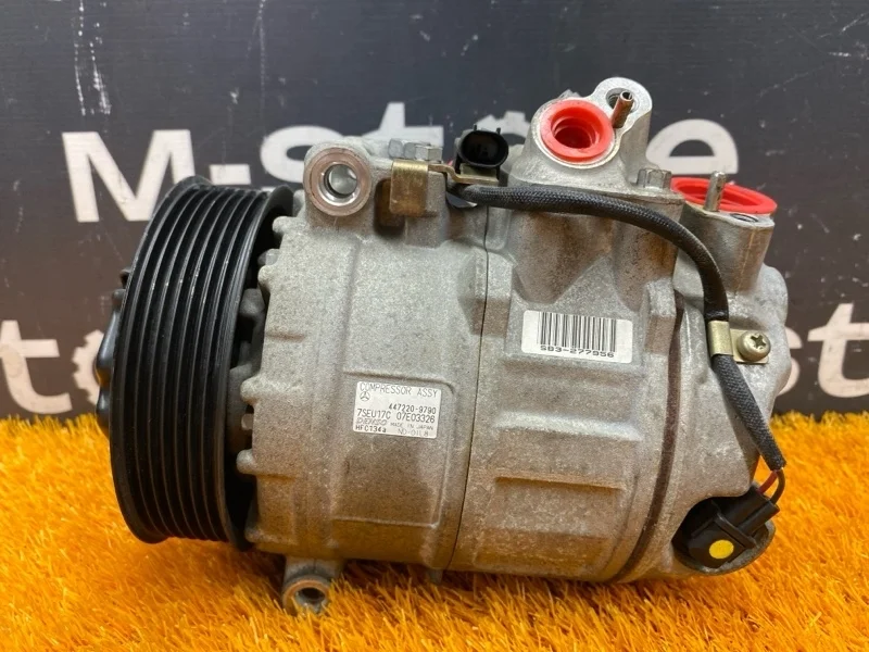 Компрессор кондиционера Mercedes-Benz C-Class 2003 A0012304511 W203 271.946