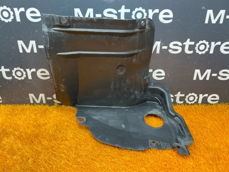 Подкрылок Mercedes-Benz C-Class 2006 A2038810423 W203 271.940, передний правый