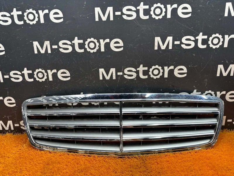 Решетка радиатора Mercedes-Benz C-Class 2006 A2038800223 W203 271.940