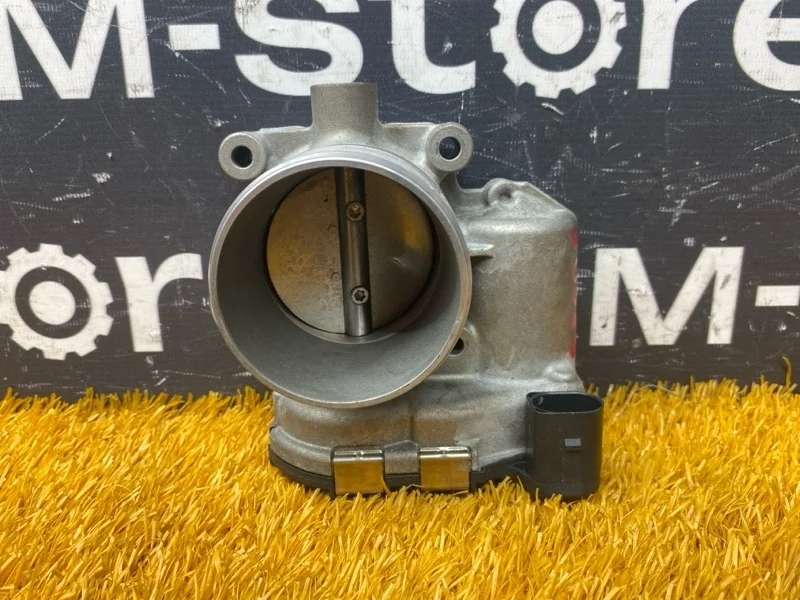 Дроссельная заслонка Audi A4 2015 06K133062J B9/8W CVK