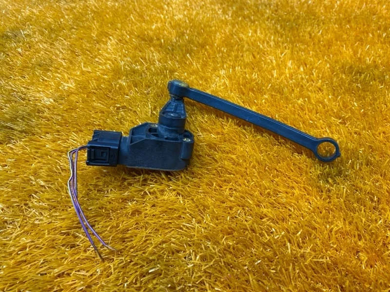 Датчик высоты дорожного просвета Audi A4 2005 8E0907503 B7/8E BGB, задний левый