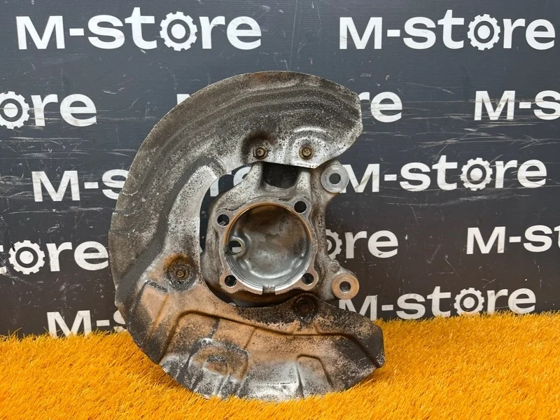 Кулак поворотный Bmw X1 2011 31216784865 E84 N46B20B, передний левый