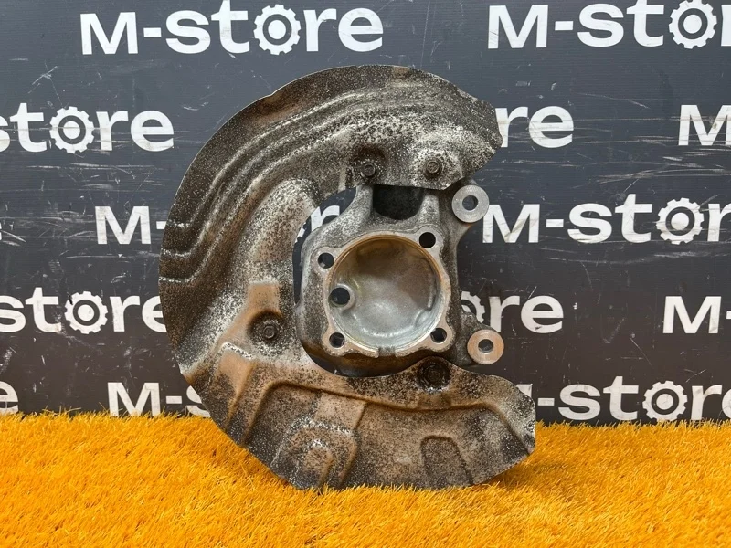 Кулак поворотный Bmw X1 2011 31216784865 E84 N46B20B, передний левый