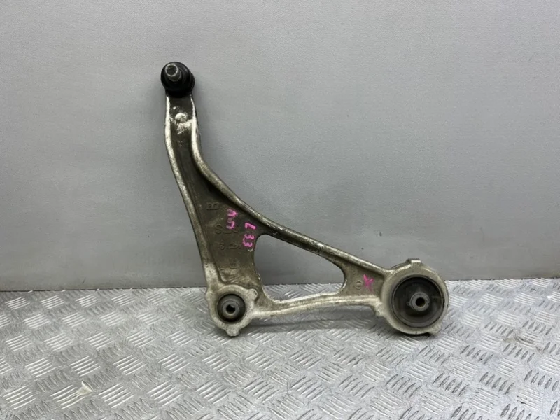 Рычаг нижний Nissan Teana L33