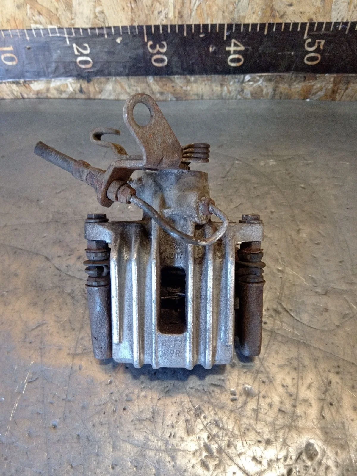 Суппорт тормозной задний правый Skoda Octavia II рестайлинг (2008—2013) 2010 1Z/F9R