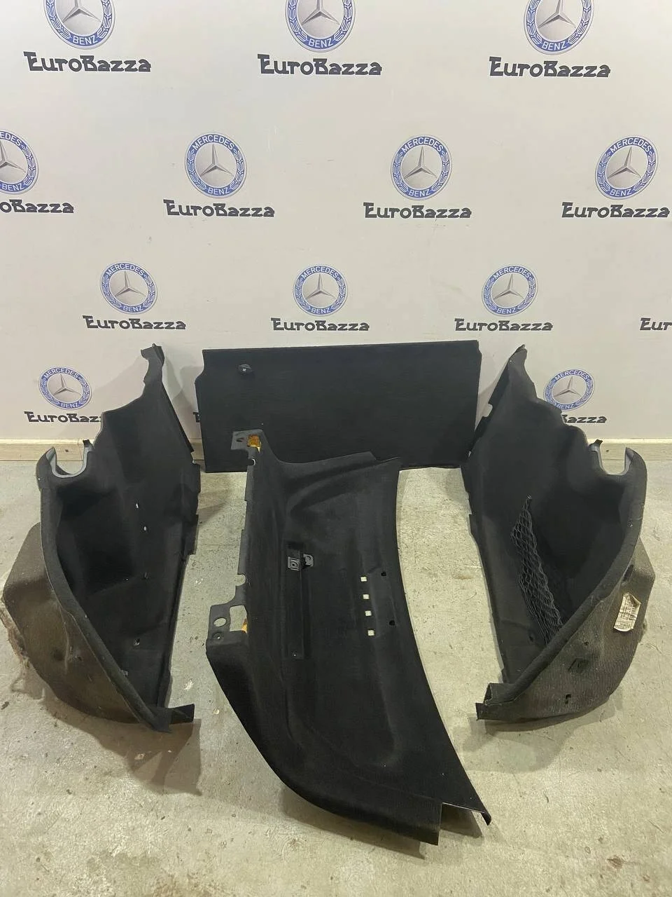 Обшивка багажника Mercedes W221