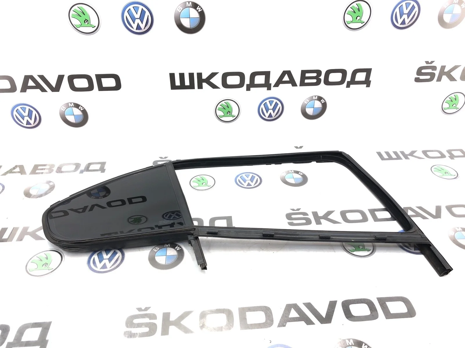 Форточка двери Skoda Octavia 2010 1Z5845210D A5 (1Z) 1.4 CAXA, задняя правая