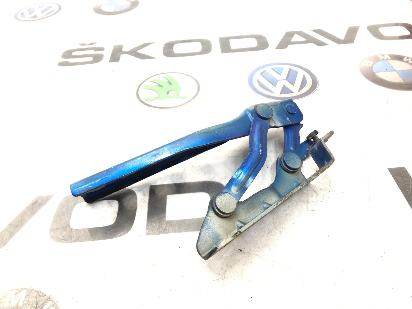 Петля капота Skoda Octavia Rs 1Z0823301C A5 (1Z) 2.0 CEGA, левая