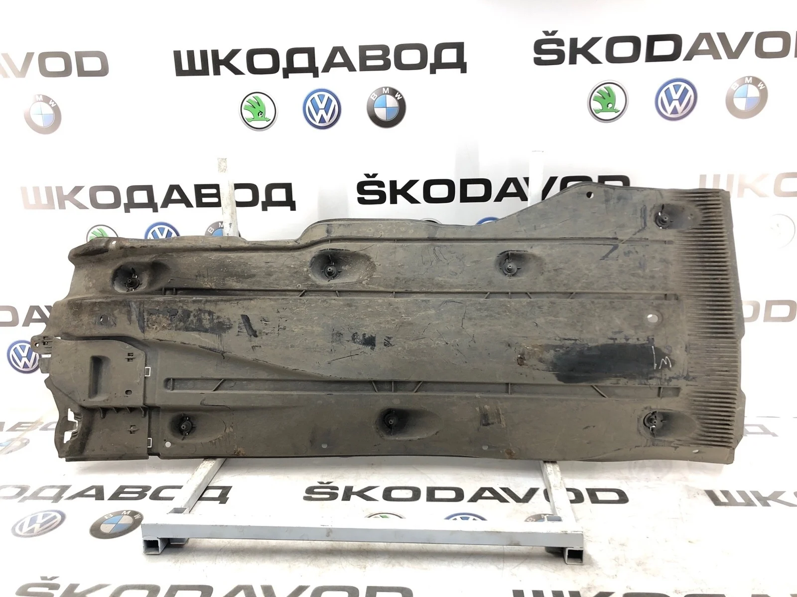 Защита днища Skoda Octavia 5Q0825202M A7 (5E), правая