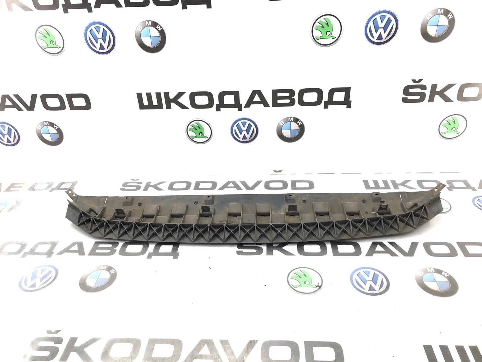 Пыльник бампера Skoda Octavia 5E0807611 A7 (5E), передний