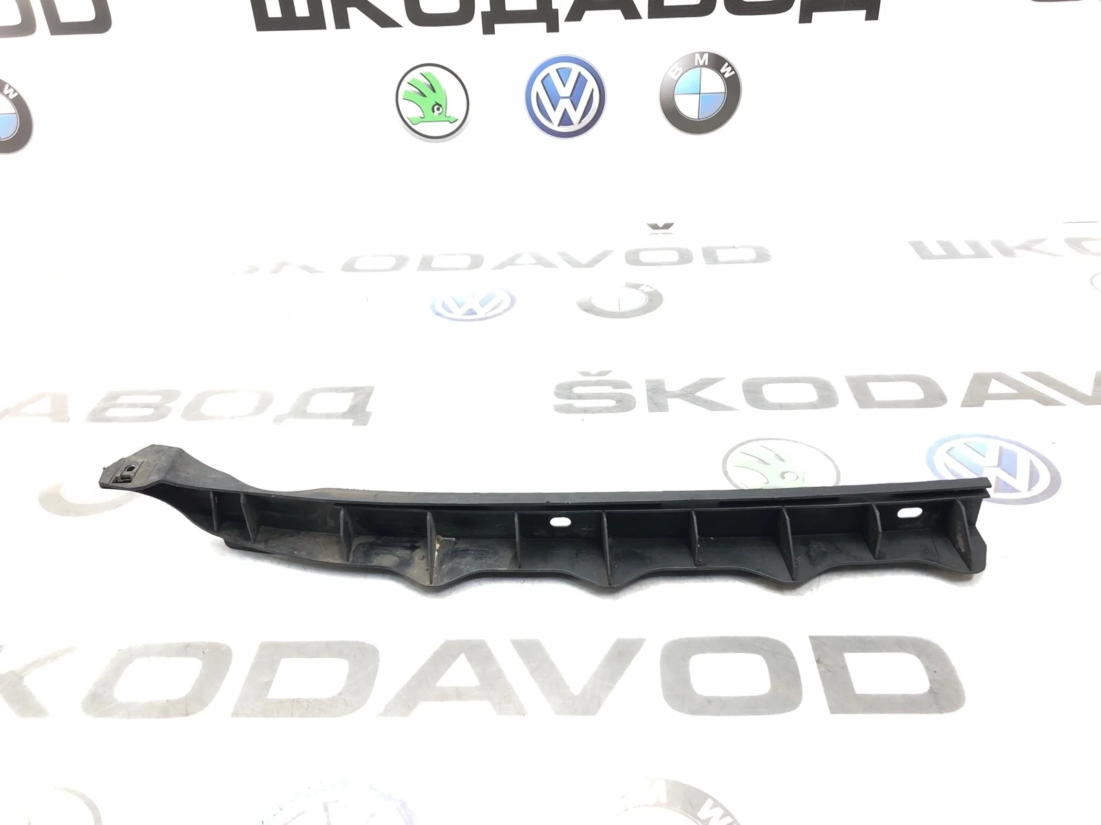 Направляющая бампера Skoda Octavia Rs 1Z5807863 A5 (1Z) 2.0 CEGA, задняя левая