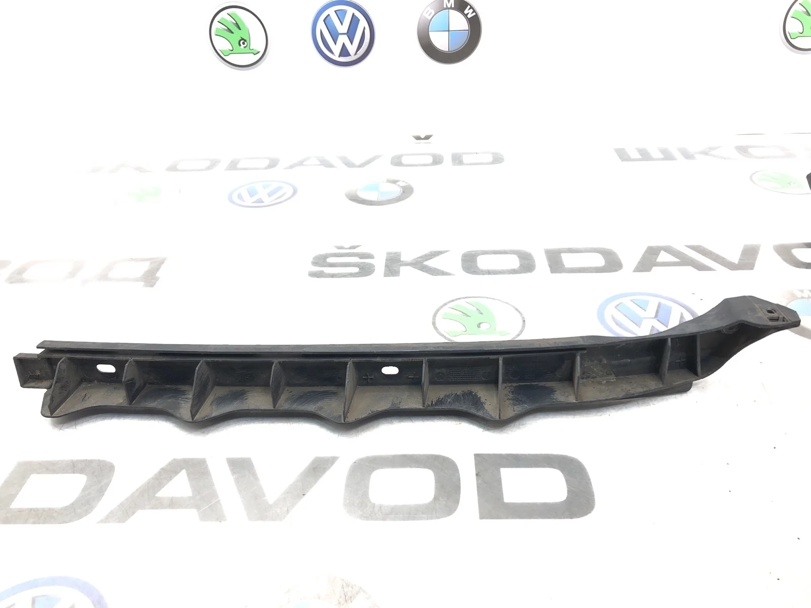 Направляющая бампера Skoda Octavia Rs 1Z5807864 A5 (1Z) 2.0 CEGA, задняя правая