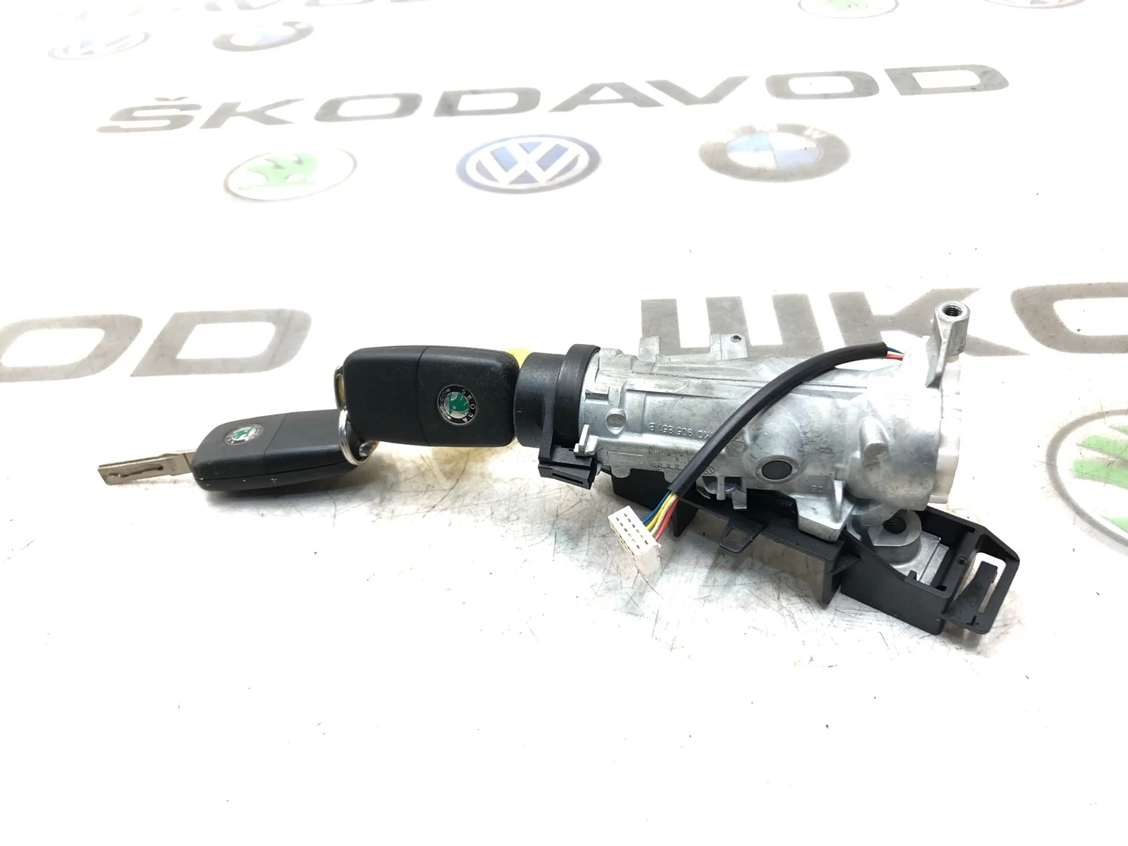 Замок зажигания Skoda Yeti 2010 1K0905851B 5L 2.0 CFHF