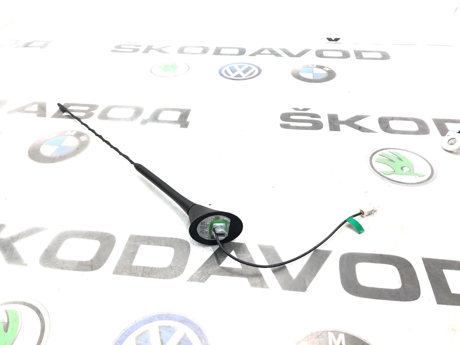 Антенна Skoda Yeti 2009 1K0035501 5L 2.0 CBDB