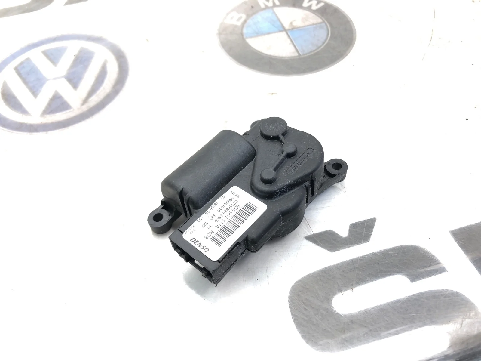 Сервопривод заслонки печки Skoda Superb 5Q0907511A 3 (3V)