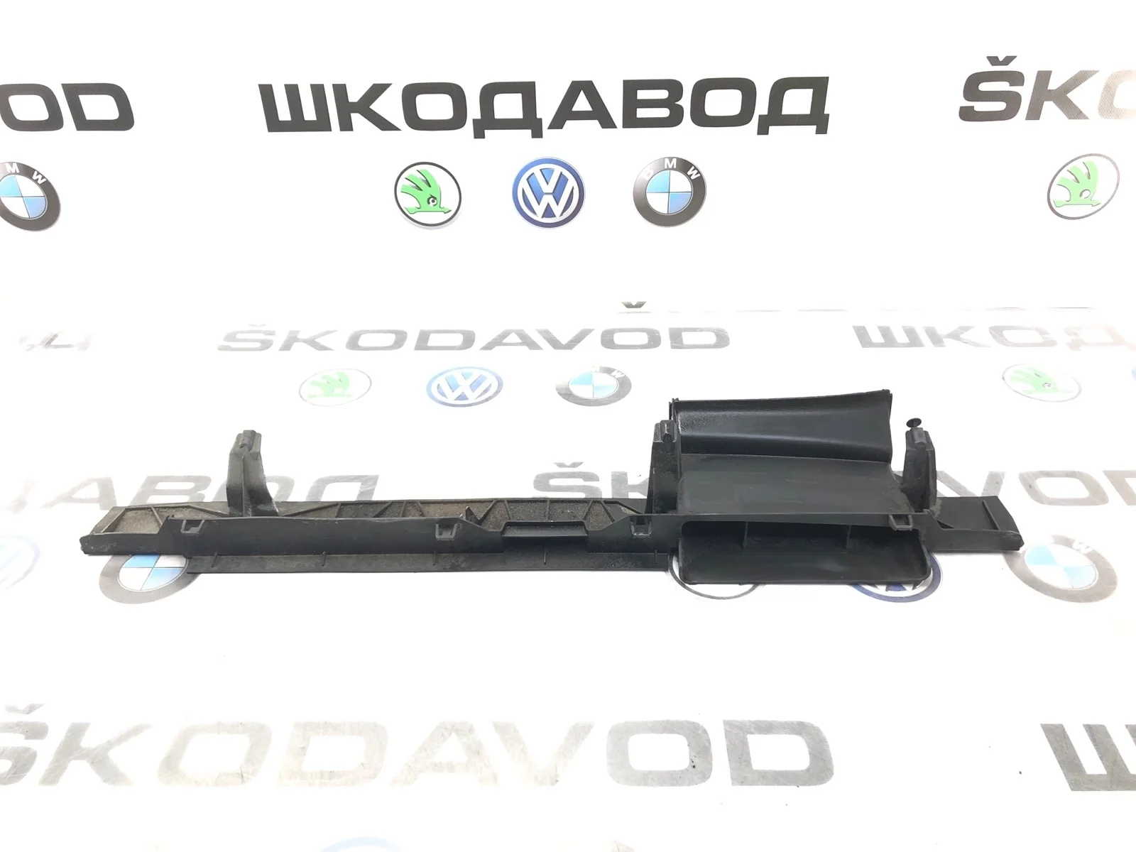 Воздухозаборник Skoda Yeti 2009 5L0121285 5L 2.0 CBDB