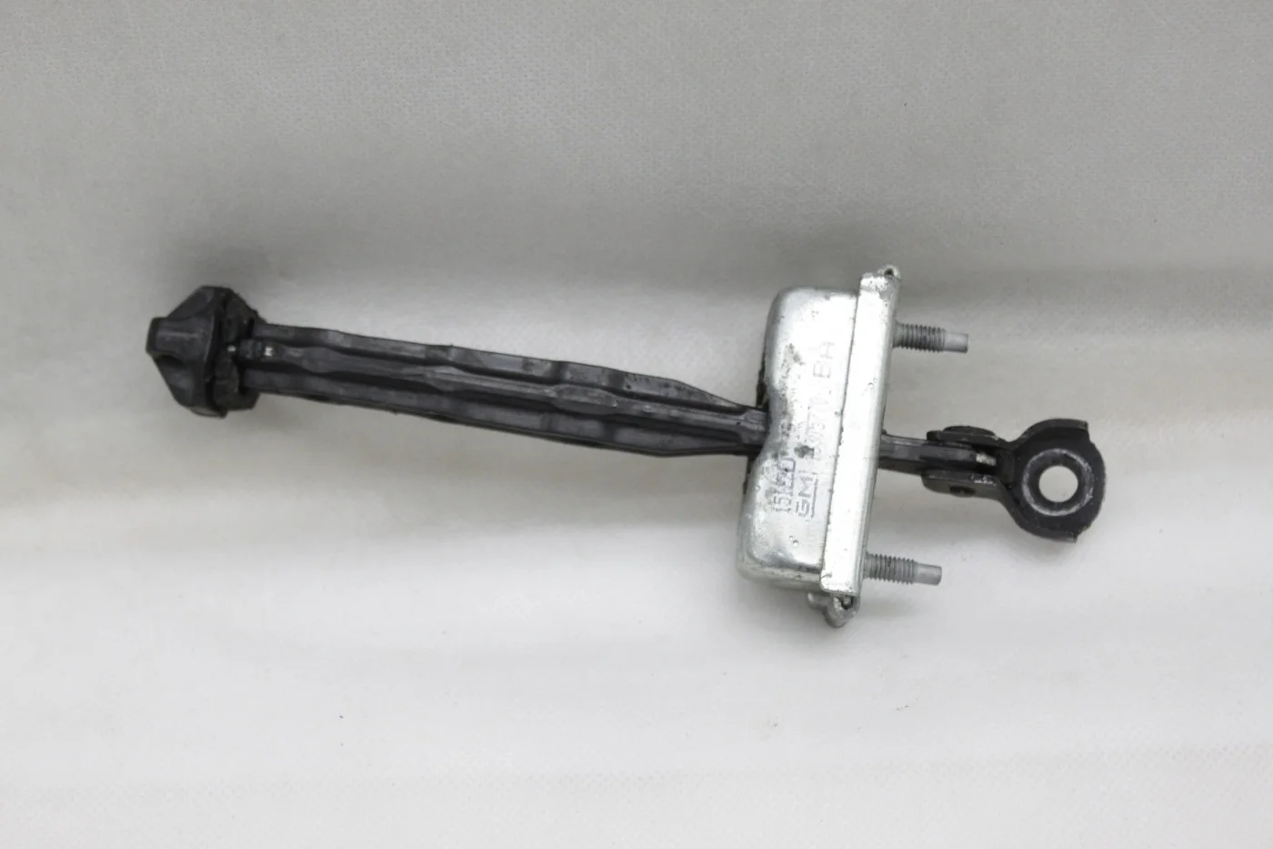 Ограничитель открывания двери Опель Астра J GTC