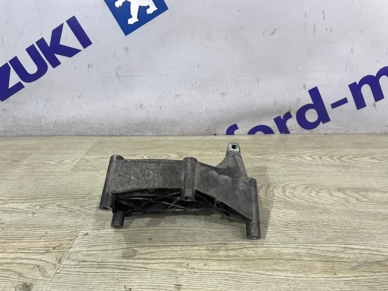 Кронштейн генератора FORD TOURNEO CONNECT 2009