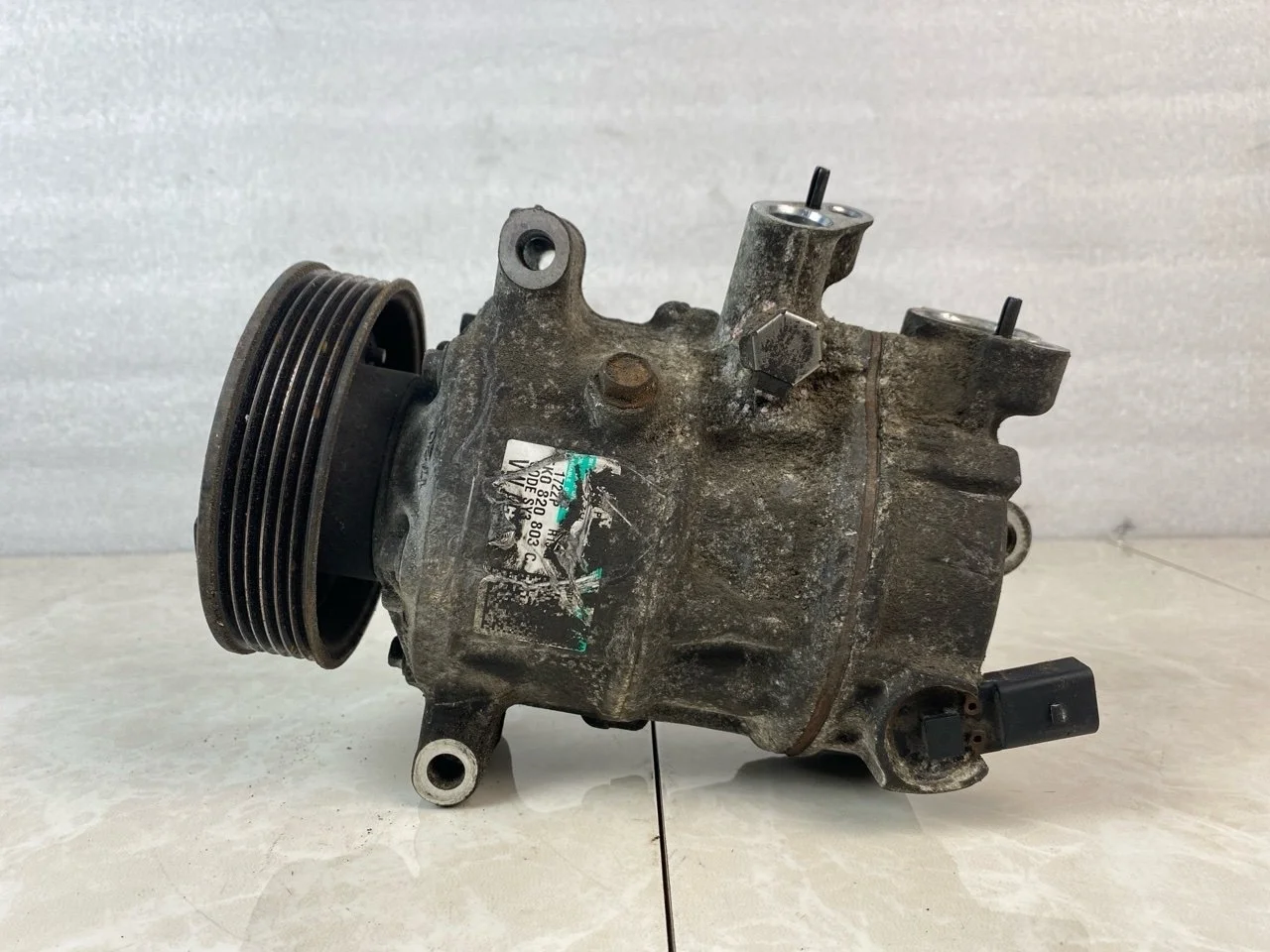 Компрессор кондиционера Skoda Fabia 2 2007-2015 5K0820803C 1.2 CBZ