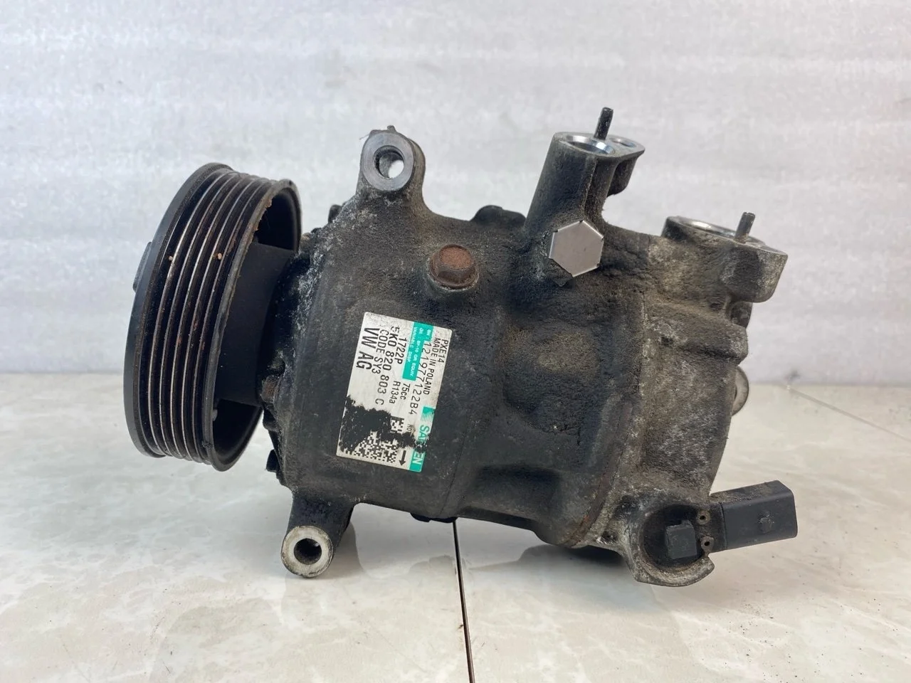 Компрессор кондиционера Skoda Fabia 2 2007-2015 5K0820803C 1.2 CBZ